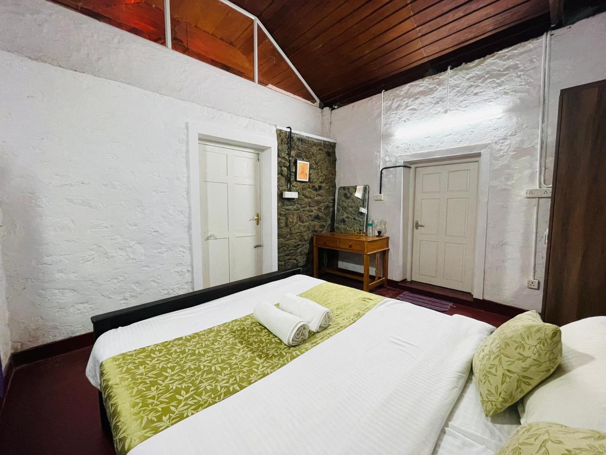 Thottom Stays Private Bungalow Munnar Bagian luar foto