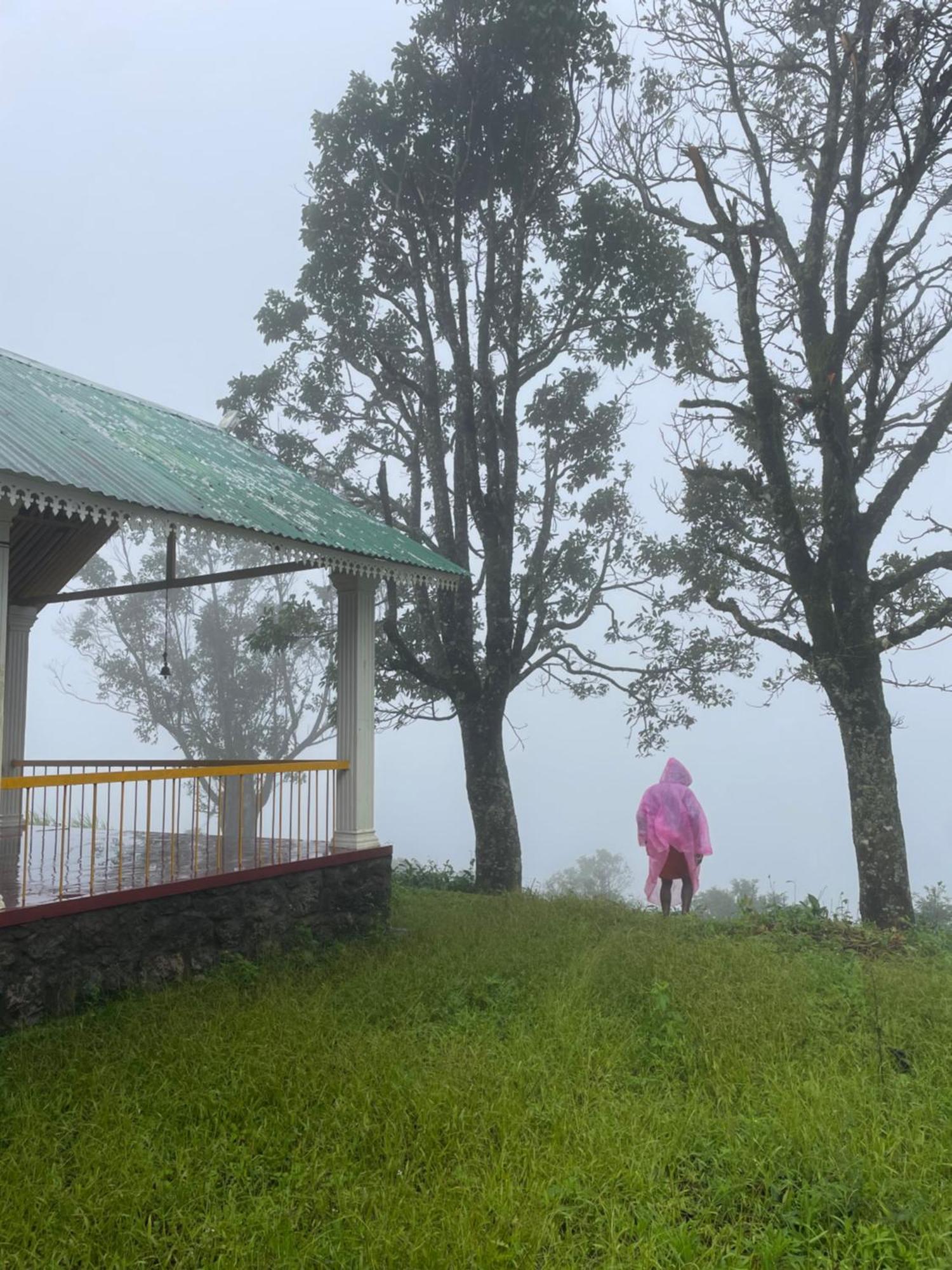 Thottom Stays Private Bungalow Munnar Bagian luar foto